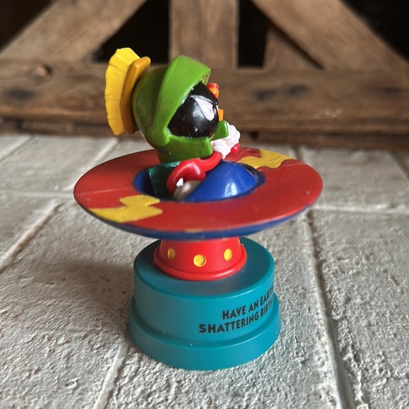 Marvin the Martian Figure Looney Tunes Birthday Cake Topper - Picture 2 of 7